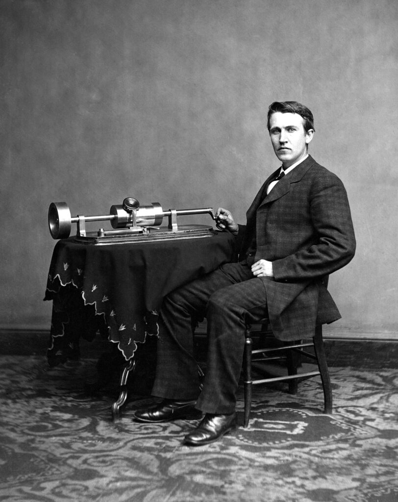 Edison con il suo primo fonografo